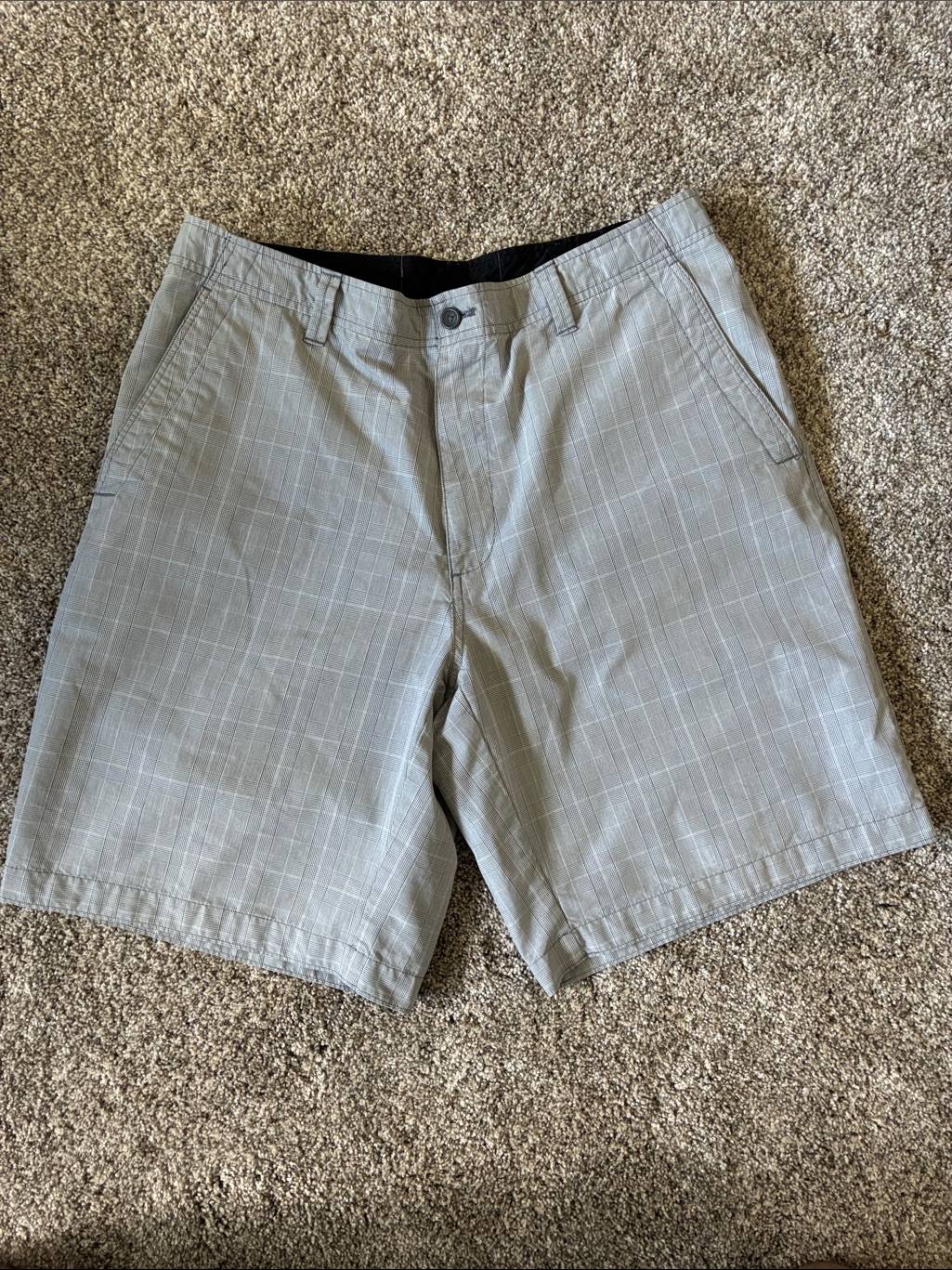 Kenneth Cole Reaction Light Gray Plaid Flat Front Shorts